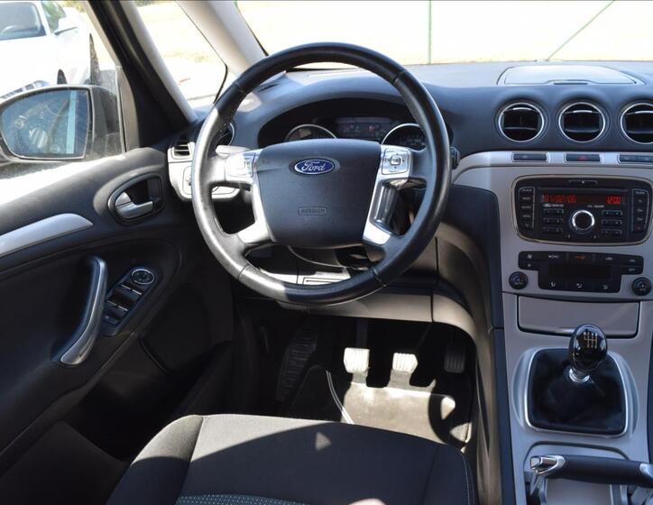 Ford Galaxy 29