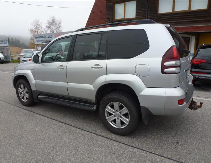 Toyota Land Cruiser 12