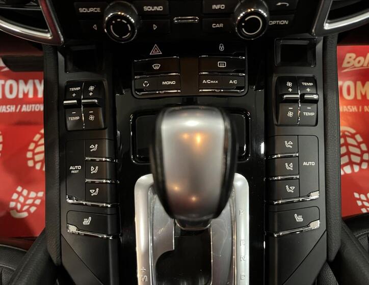 Porsche Cayenne 21