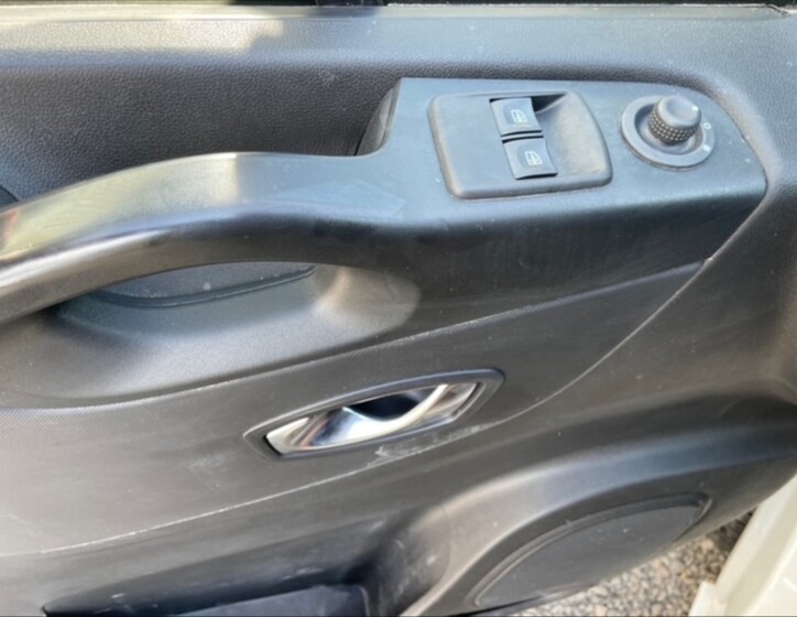 Renault Trafic 11