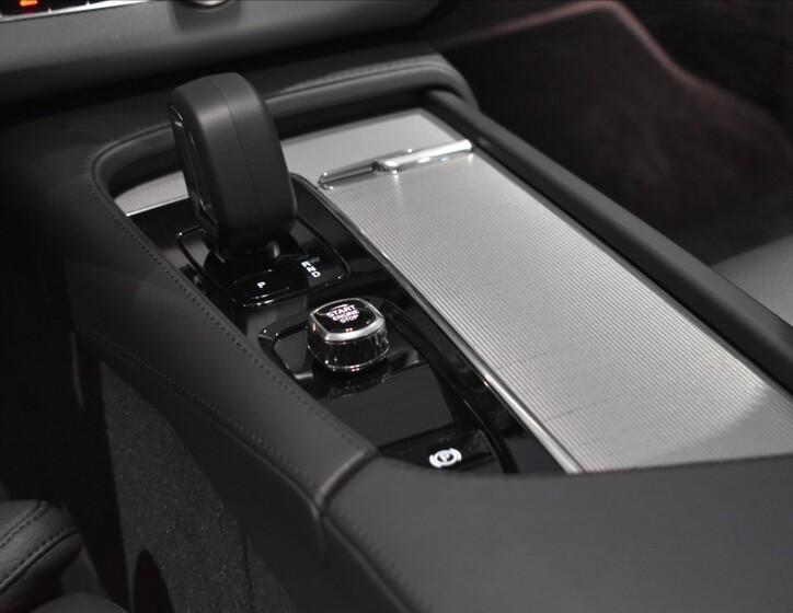 Volvo XC90 13