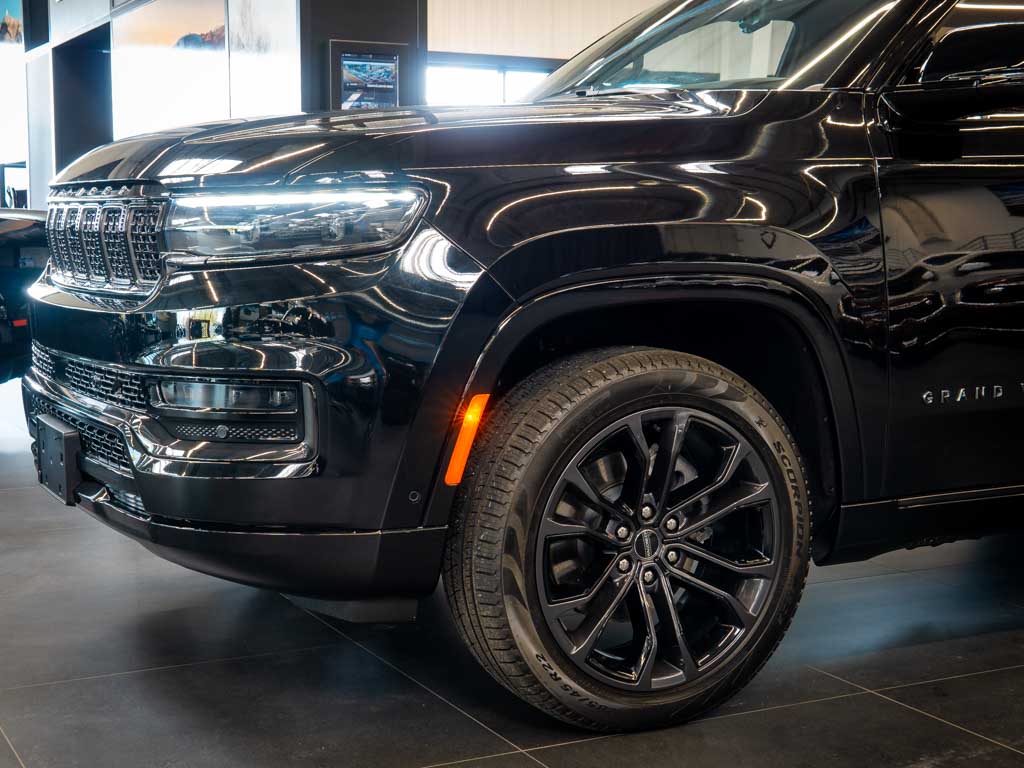 Jeep Grand Wagoneer