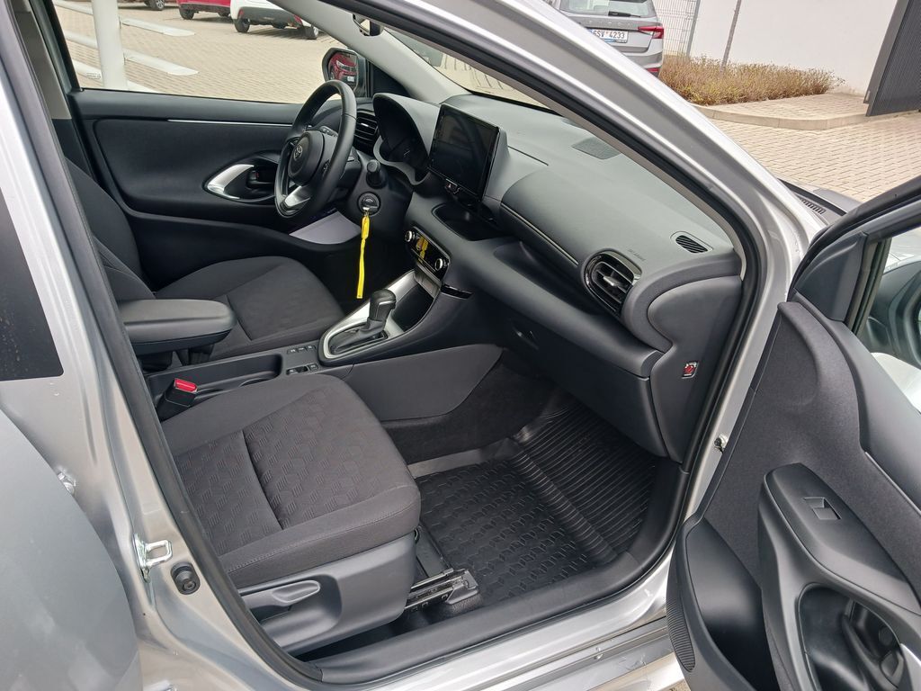 Toyota Yaris 12