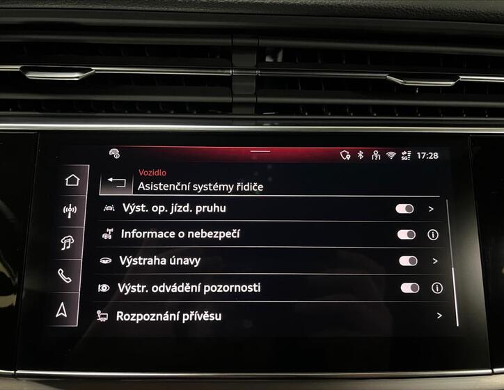 Audi Q8 19