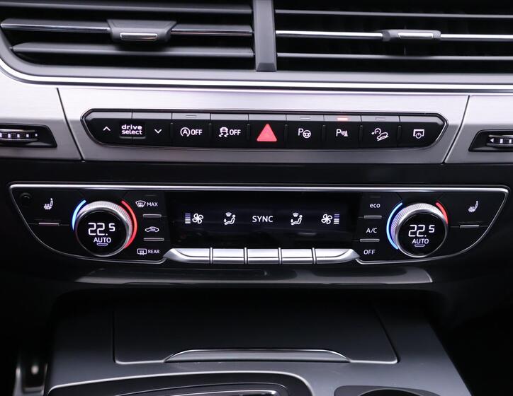 Audi Q7 35