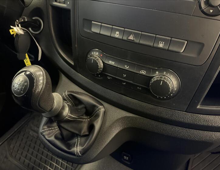 Mercedes-Benz Vito 17