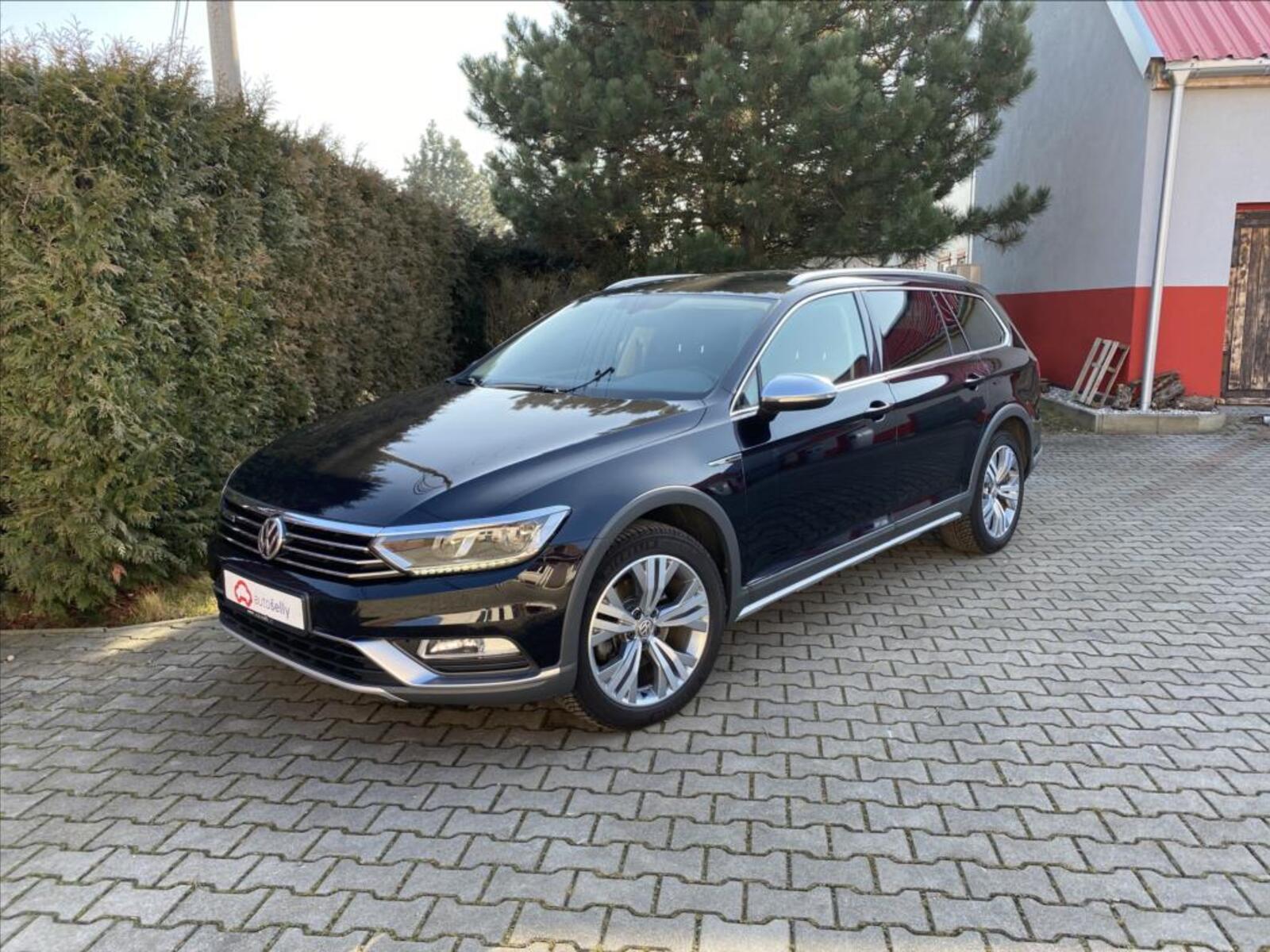 Volkswagen Passat 1