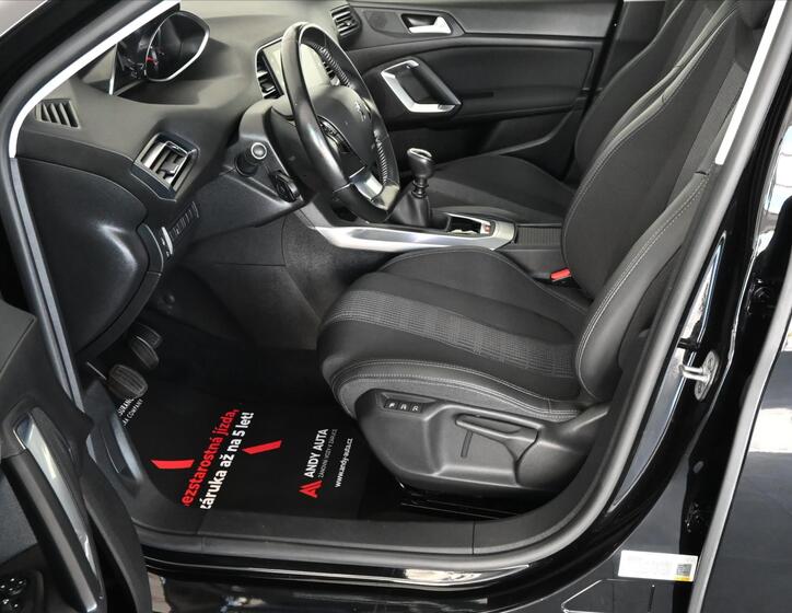 Peugeot 308 9