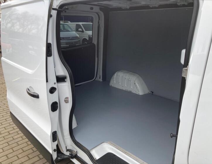 Opel Vivaro 4