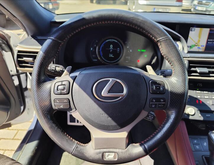 Lexus RC 300h 15
