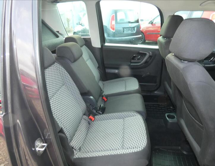 Škoda Roomster 13