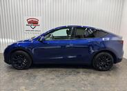 Tesla Model Y 4