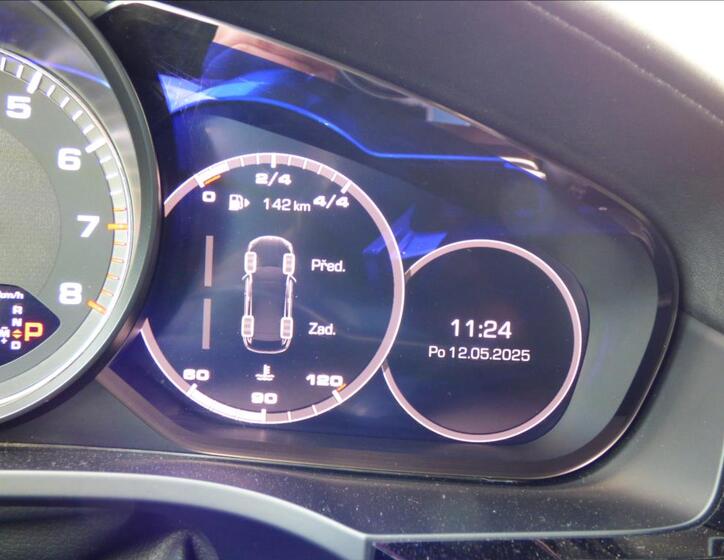 Porsche Cayenne 25