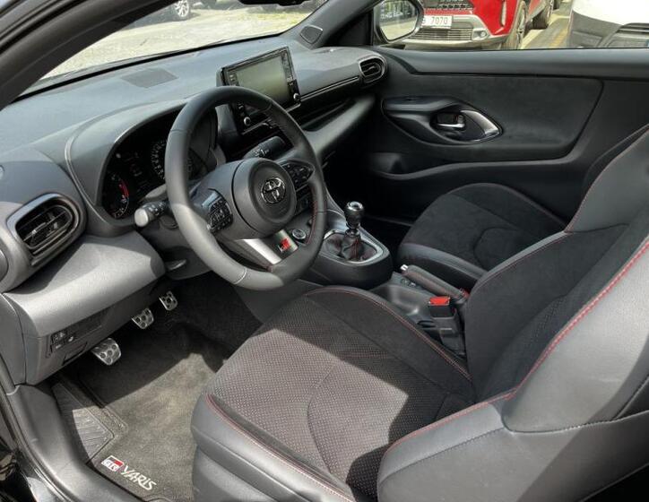 Toyota GR Yaris 12