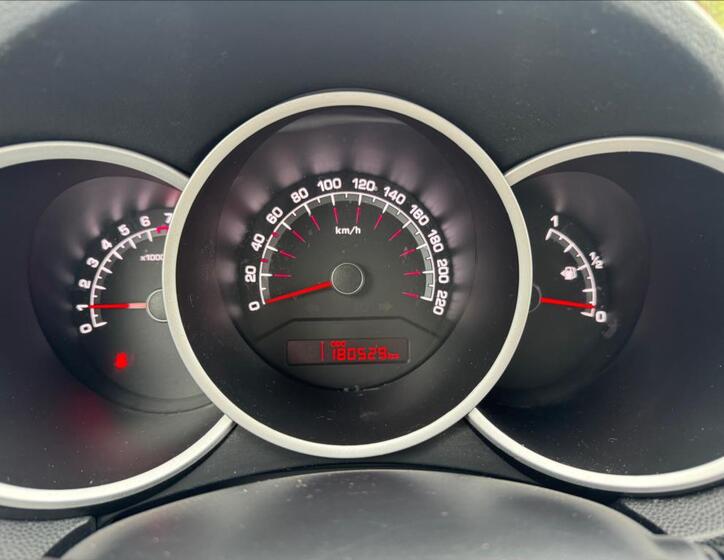 KIA Venga 17