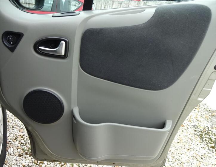 Renault Trafic 30