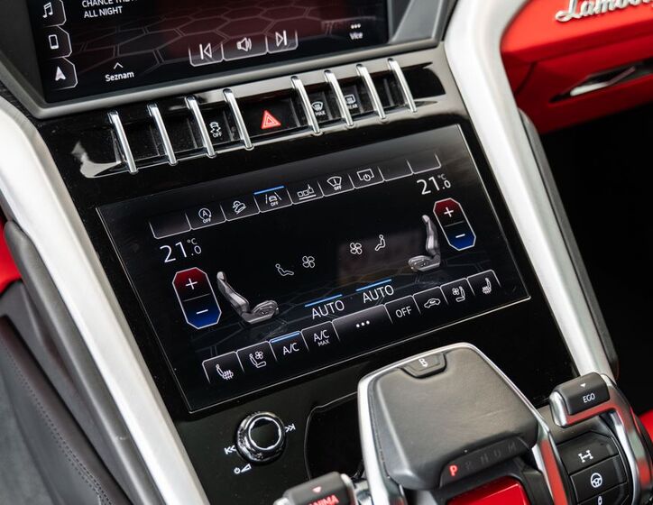 Lamborghini Urus 14
