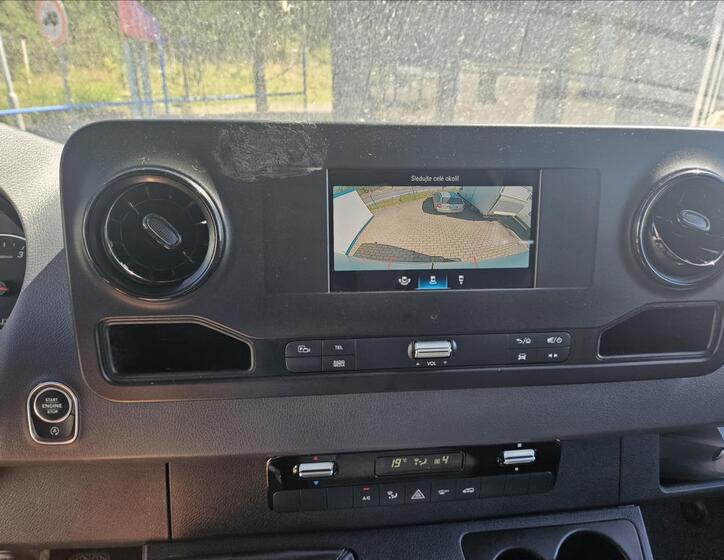 Mercedes-Benz Sprinter 13