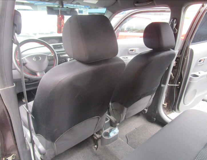 Daihatsu Materia 24