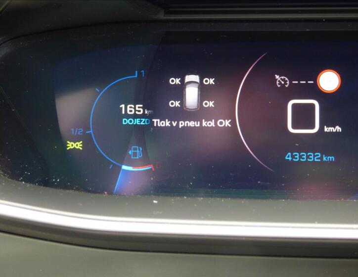 Peugeot 208 21