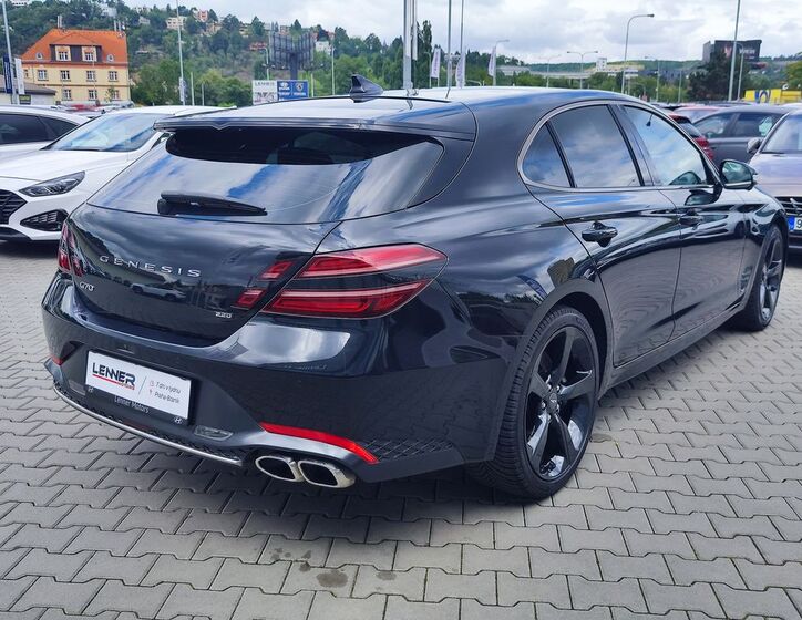 Hyundai Genesis 5