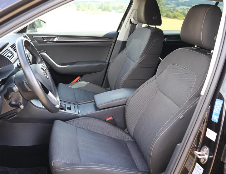 Škoda Superb 12