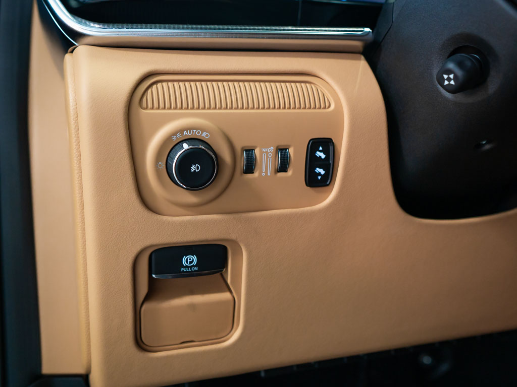 Jeep Grand Wagoneer