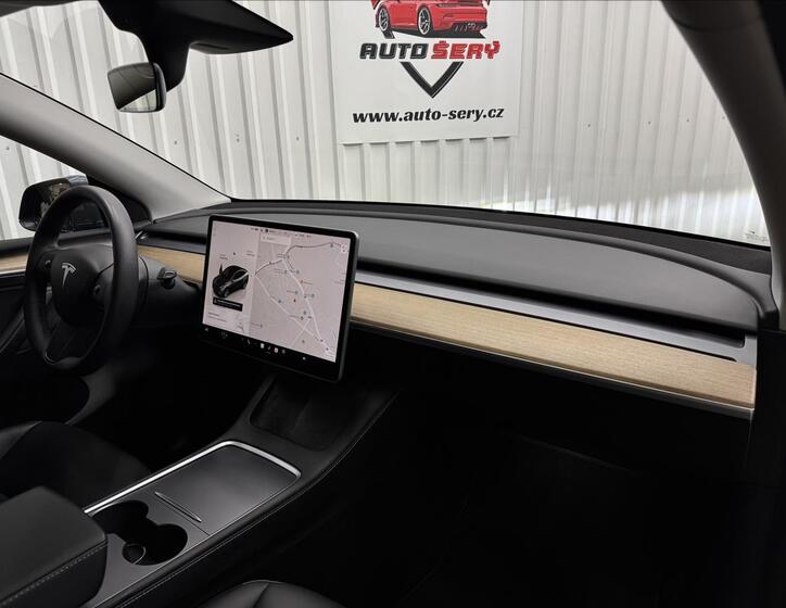 Tesla Model Y 31