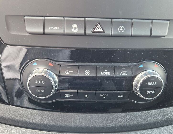 Mercedes-Benz Vito 13