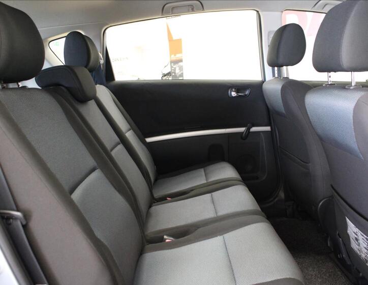 Toyota Corolla Verso 13