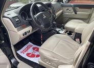 Mitsubishi Pajero 14