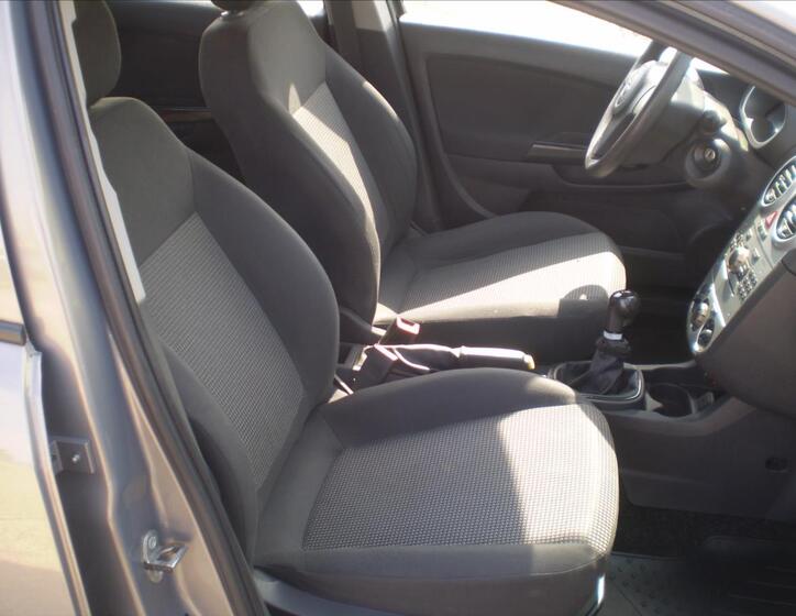 Opel Corsa 12