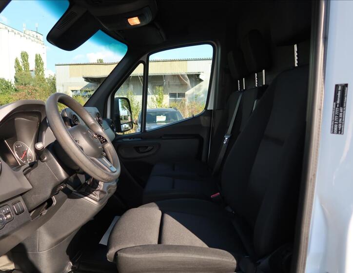 Mercedes-Benz Sprinter 12