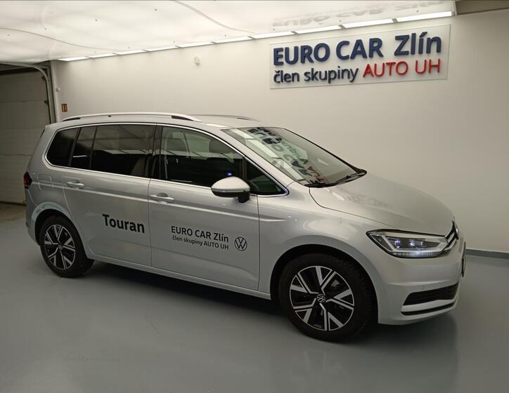 Volkswagen Touran 8