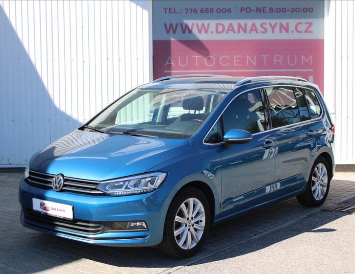Volkswagen Touran 1