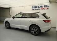Volkswagen Touareg 4