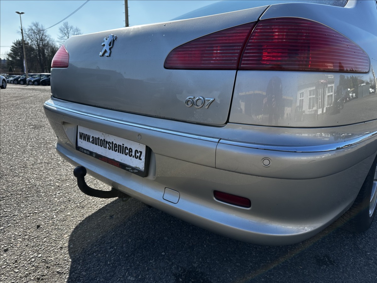 Peugeot 607