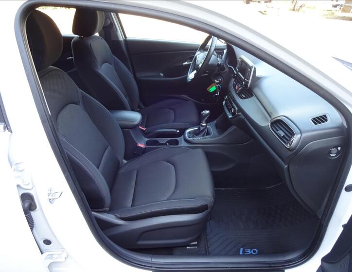 Hyundai i30 28