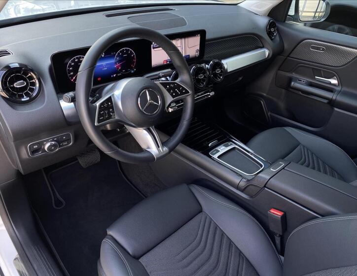 Mercedes-Benz GLB 9