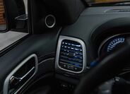 Jeep Grand Cherokee 9