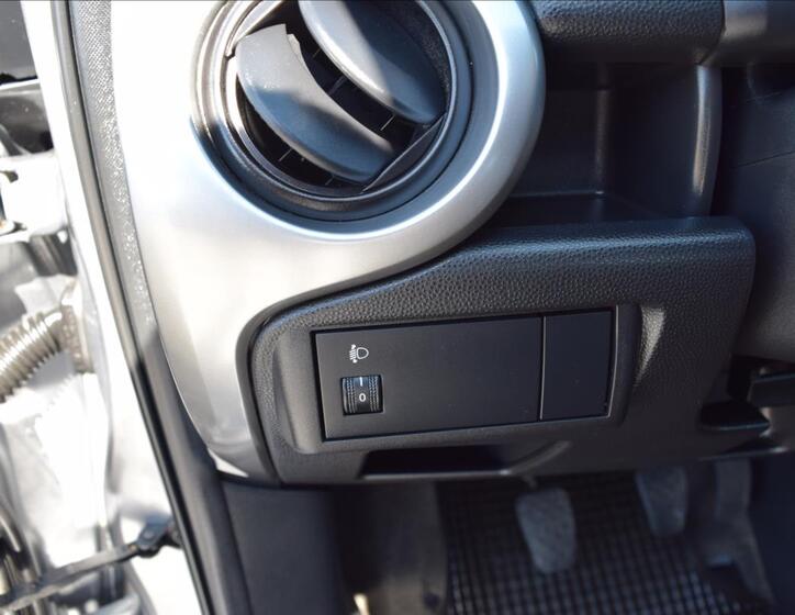 Mazda 2 29