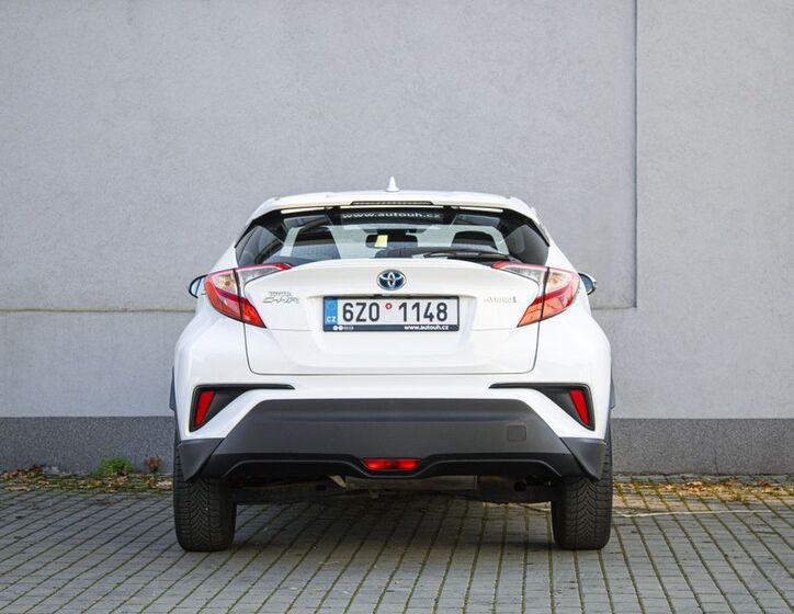 Toyota C-HR 6