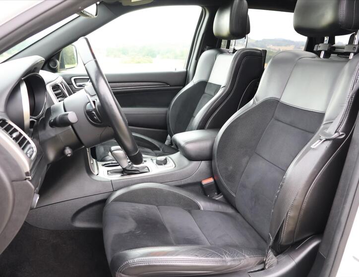 Jeep Grand Cherokee 13