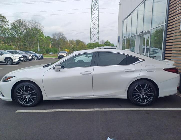 Lexus ES 300h 3