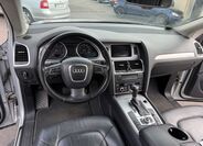 Audi Q7 8