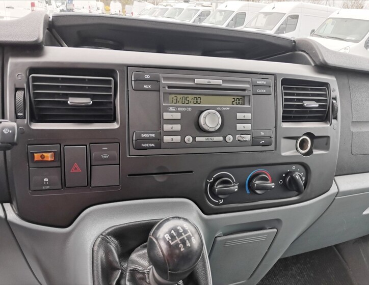 Ford Transit 9