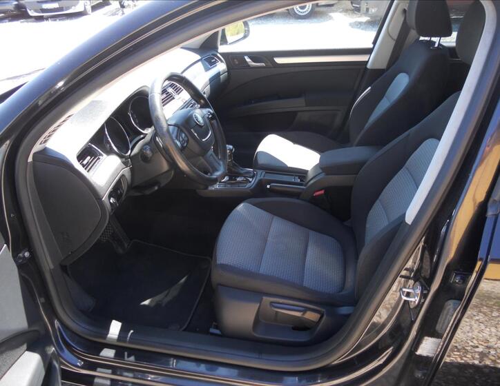 Škoda Superb 12