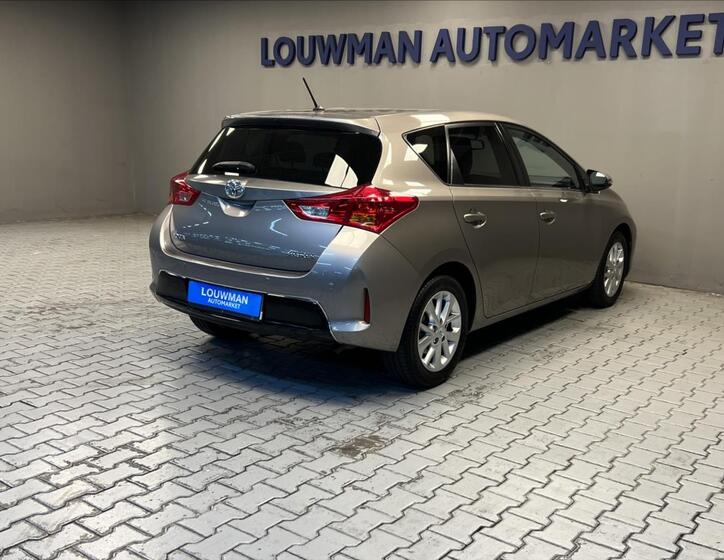 Toyota Auris 2