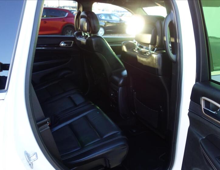 Jeep Grand Cherokee 27