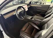 Tesla Model Y 7